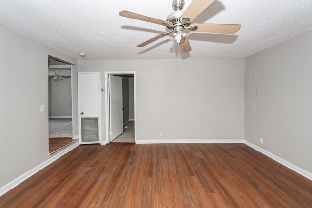 1520 N Avalon Circle, Charleston, SC 29407