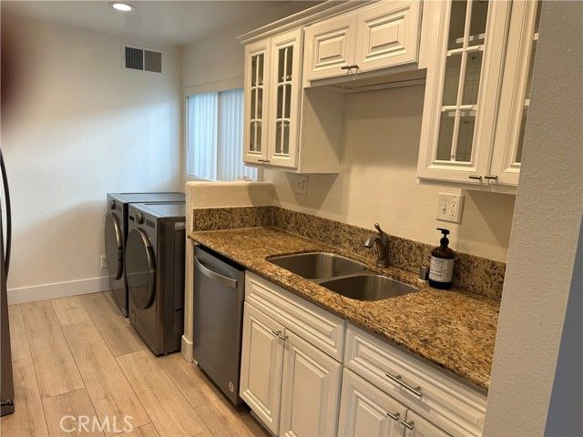 4648 Park Granada 170, Calabasas, CA 91302