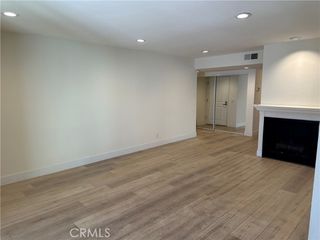 4648 Park Granada 170, Calabasas, CA 91302