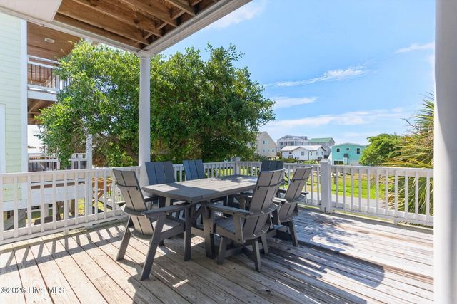 1616 E Dolphin Drive, Oak Island, NC 28465