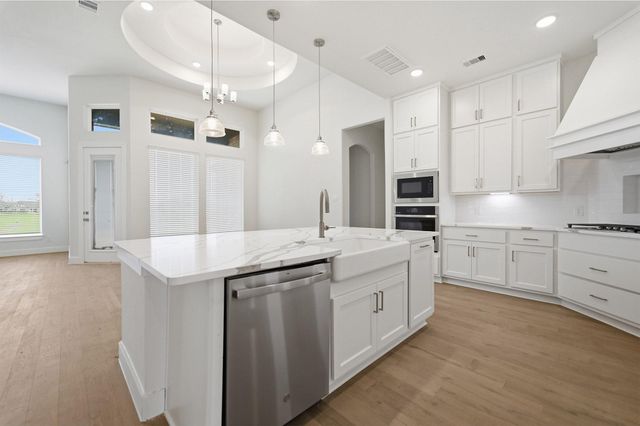 1051 Lakeland Circle, Rosharon, TX 77583