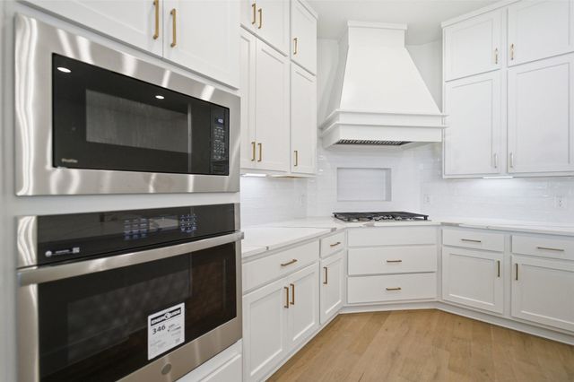 1051 Lakeland Circle, Rosharon, TX 77583