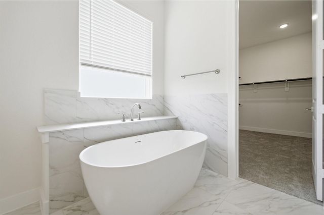 1051 Lakeland Circle, Rosharon, TX 77583