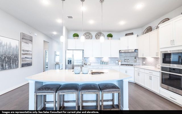 1051 Lakeland Circle, Rosharon, TX 77583