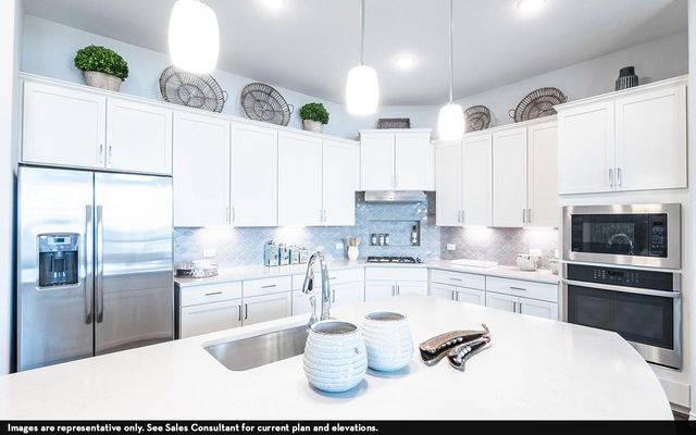 1051 Lakeland Circle, Rosharon, TX 77583