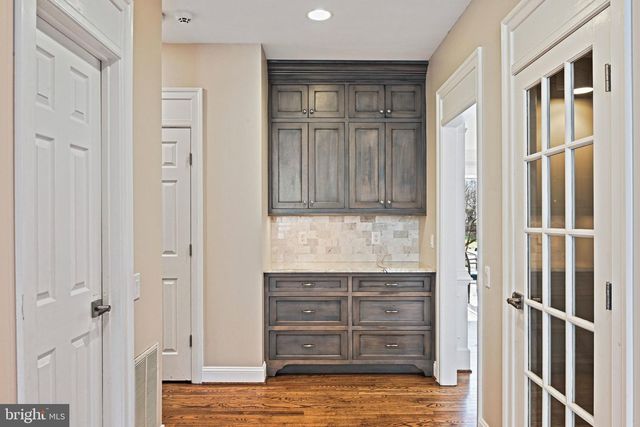 1411 WOODHURST BLVD, Mclean, VA 22102