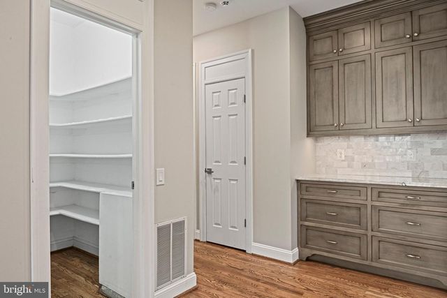 1411 WOODHURST BLVD, Mclean, VA 22102