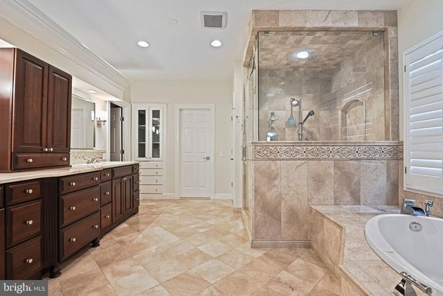 1411 WOODHURST BLVD, Mclean, VA 22102