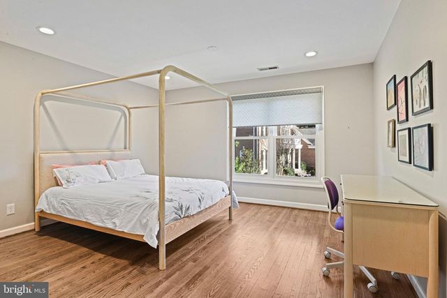 1411 WOODHURST BLVD, Mclean, VA 22102