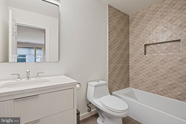 1411 WOODHURST BLVD, Mclean, VA 22102