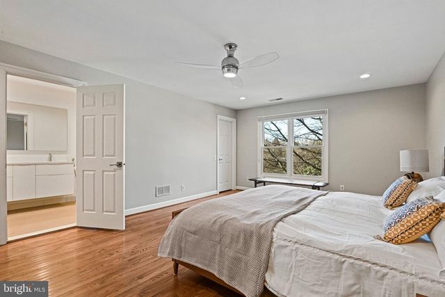 1411 WOODHURST BLVD, Mclean, VA 22102