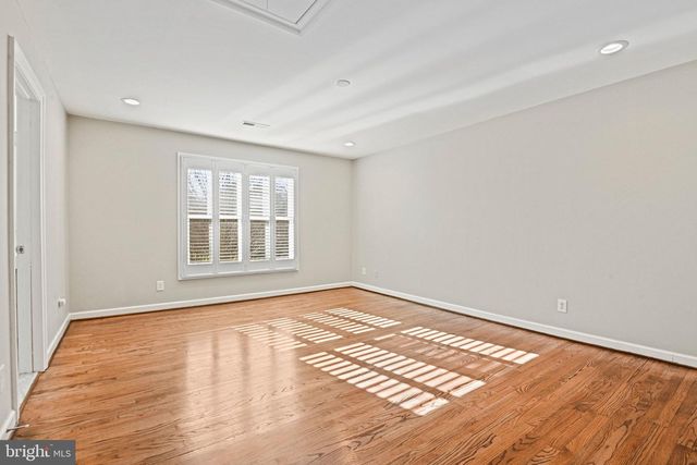 1411 WOODHURST BLVD, Mclean, VA 22102