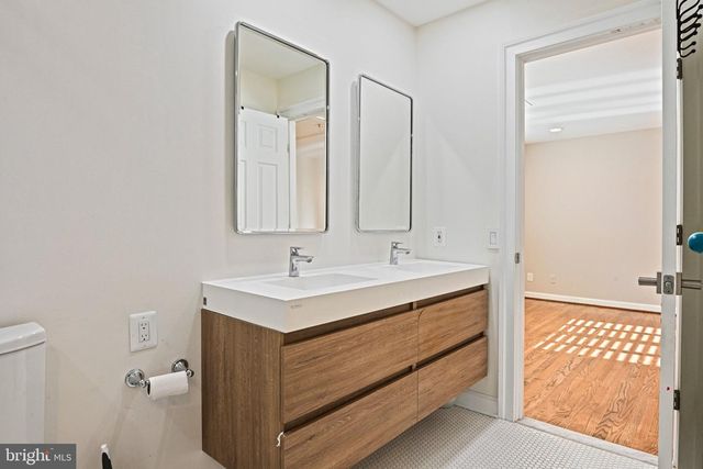 1411 WOODHURST BLVD, Mclean, VA 22102