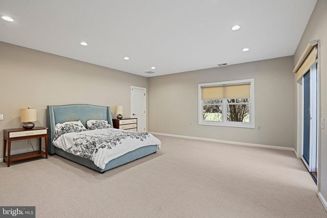 1411 WOODHURST BLVD, Mclean, VA 22102