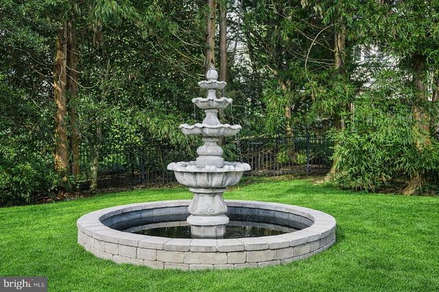 1411 WOODHURST BLVD, Mclean, VA 22102