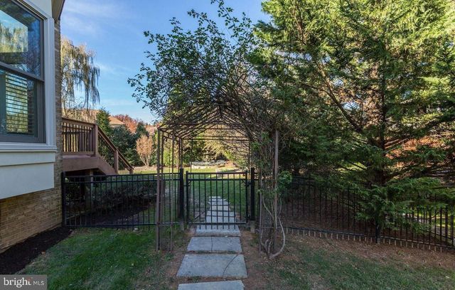 1411 WOODHURST BLVD, Mclean, VA 22102