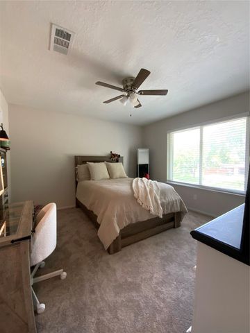 15226 Stradbrook Drive, Houston, TX 77062