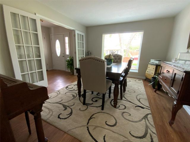 15226 Stradbrook Drive, Houston, TX 77062