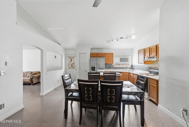 305 De Stefano Lane, Horizon City, TX 79928