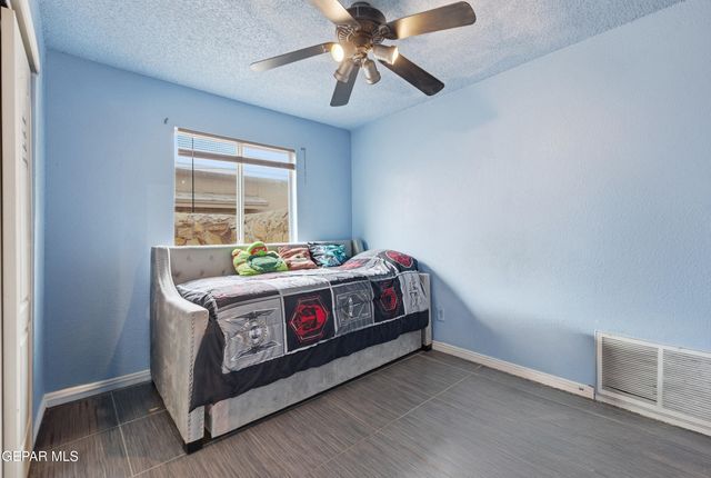 305 De Stefano Lane, Horizon City, TX 79928