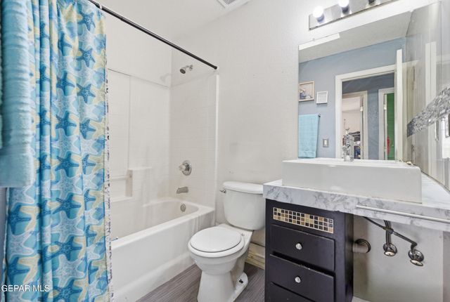 305 De Stefano Lane, Horizon City, TX 79928