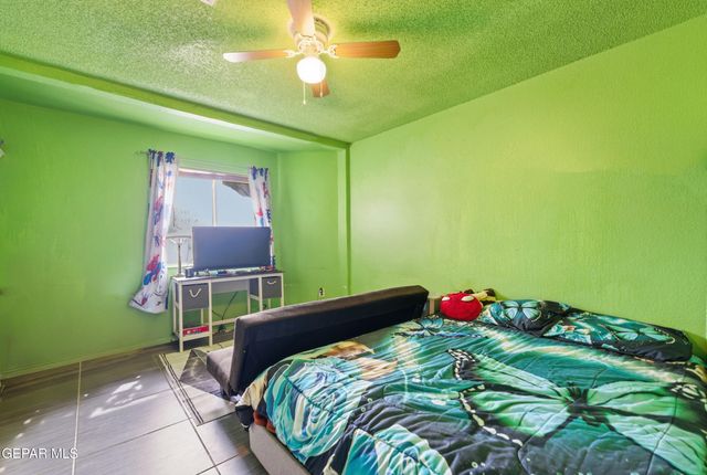 305 De Stefano Lane, Horizon City, TX 79928