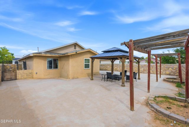 305 De Stefano Lane, Horizon City, TX 79928