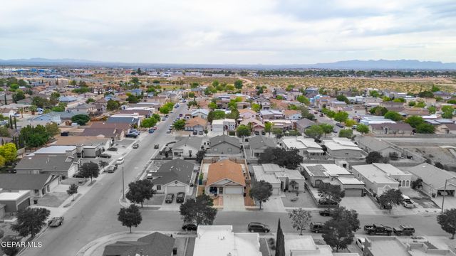 305 De Stefano Lane, Horizon City, TX 79928
