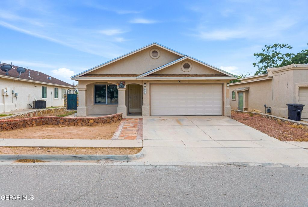 305 De Stefano Lane, Horizon City, TX 79928