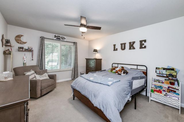 5429 N Pleasant, Fresno, CA 93711