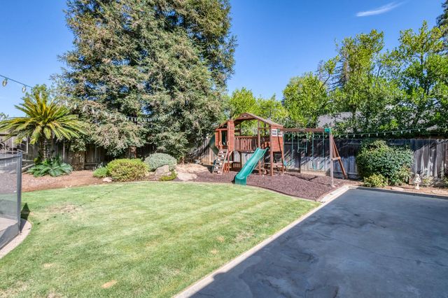 5429 N Pleasant, Fresno, CA 93711