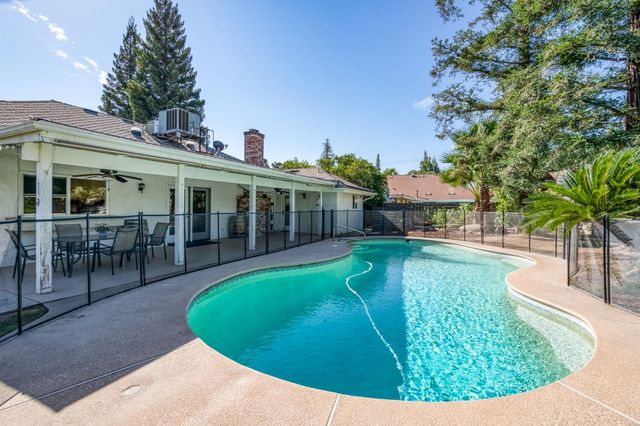 5429 N Pleasant, Fresno, CA 93711