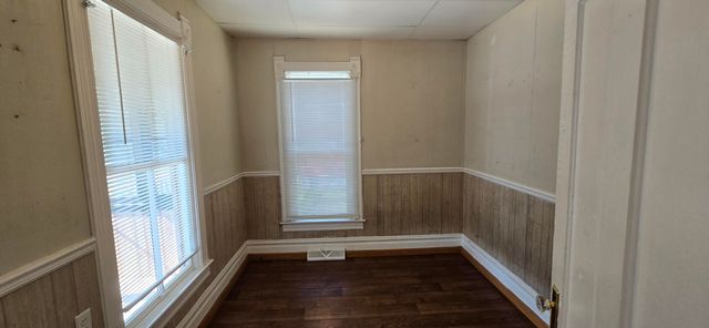 2744 8th Street, Muskegon Heights, MI 49444