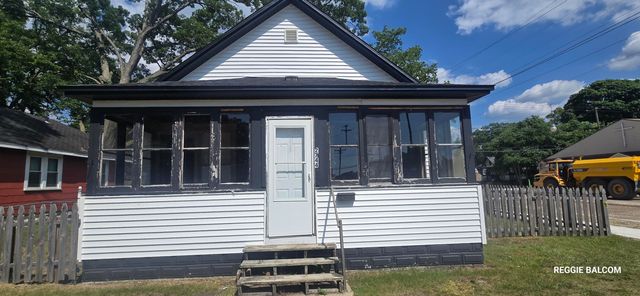 2744 8th Street, Muskegon Heights, MI 49444