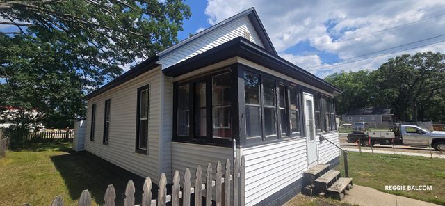 2744 8th Street, Muskegon Heights, MI 49444
