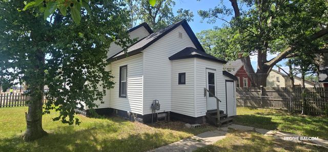 2744 8th Street, Muskegon Heights, MI 49444