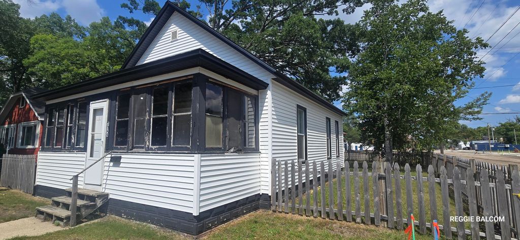 2744 8th Street, Muskegon Heights, MI 49444