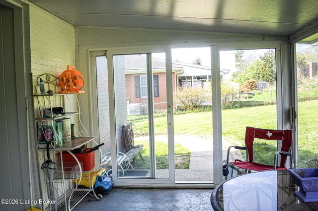 104 Reservoir Rd, Frankfort, KY 40601