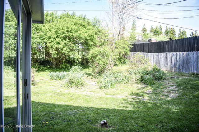 104 Reservoir Rd, Frankfort, KY 40601