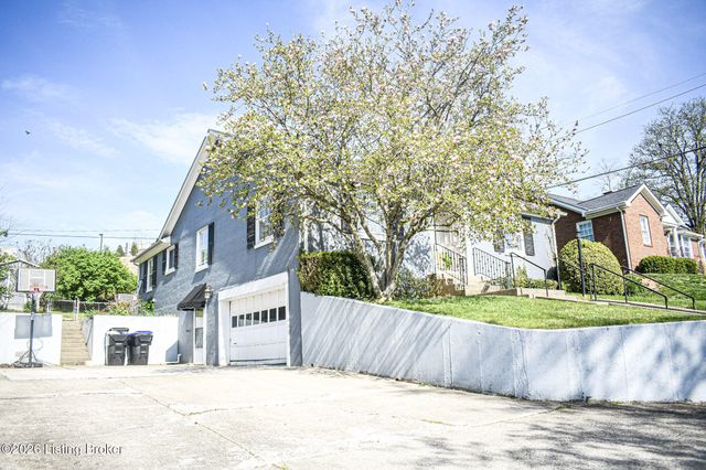 104 Reservoir Rd, Frankfort, KY 40601