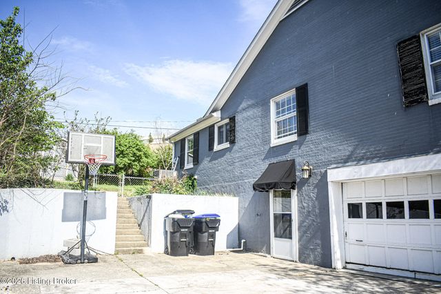 104 Reservoir Rd, Frankfort, KY 40601