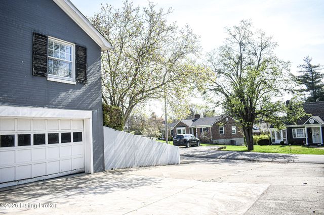 104 Reservoir Rd, Frankfort, KY 40601