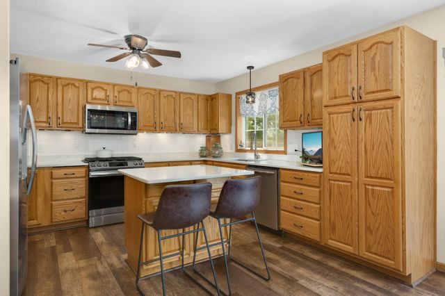18911 Embers Avenue, Farmington, MN 55024