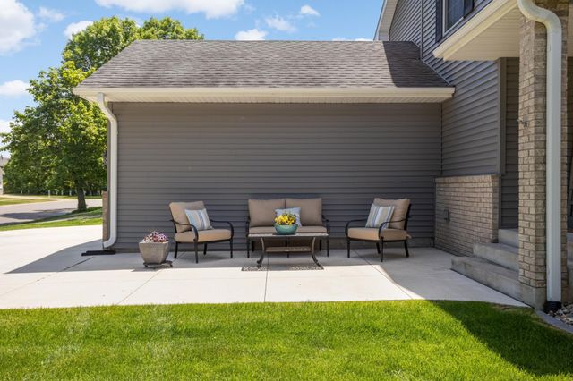 18911 Embers Avenue, Farmington, MN 55024