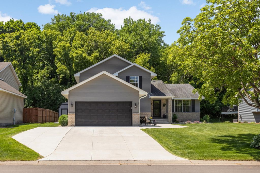 18911 Embers Avenue, Farmington, MN 55024