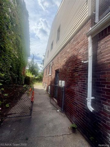 15025 Steel Street, Detroit, MI 48227