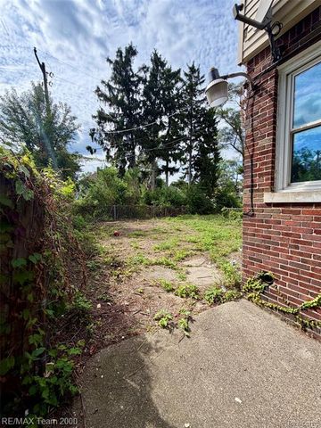 15025 Steel Street, Detroit, MI 48227