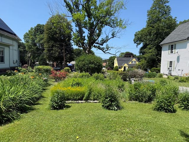19 Greenville St, Spencer, MA 01562