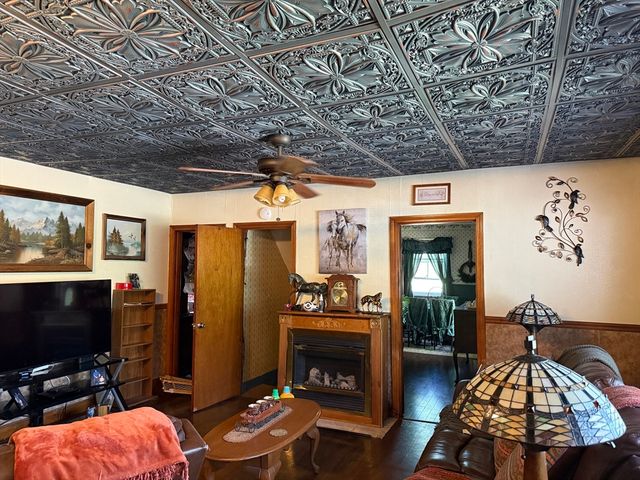 19 Greenville St, Spencer, MA 01562