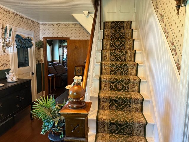 19 Greenville St, Spencer, MA 01562